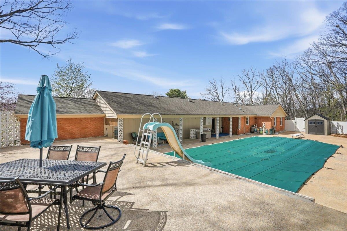 1229 WOODCREST CIR, HARRISONBURG, Virginia 22801, 4 Bedrooms Bedrooms, ,3 BathroomsBathrooms,Residential,1229 WOODCREST CIR,675496 MLS # 675496