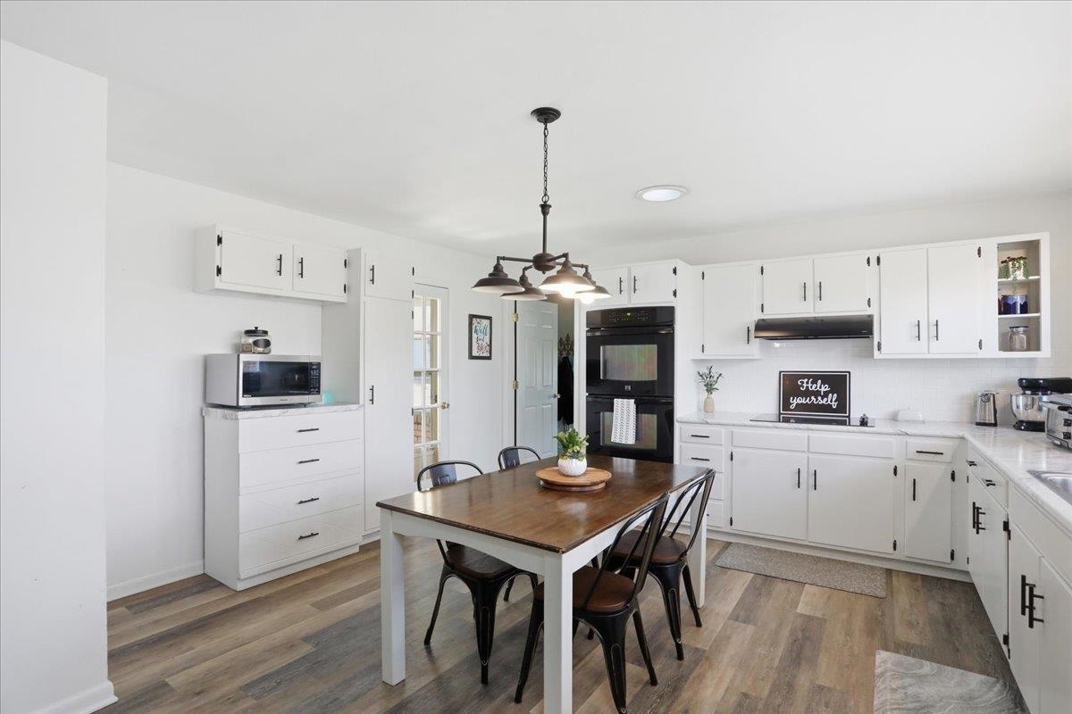 1229 WOODCREST CIR, HARRISONBURG, Virginia 22801, 4 Bedrooms Bedrooms, ,3 BathroomsBathrooms,Residential,1229 WOODCREST CIR,675496 MLS # 675496