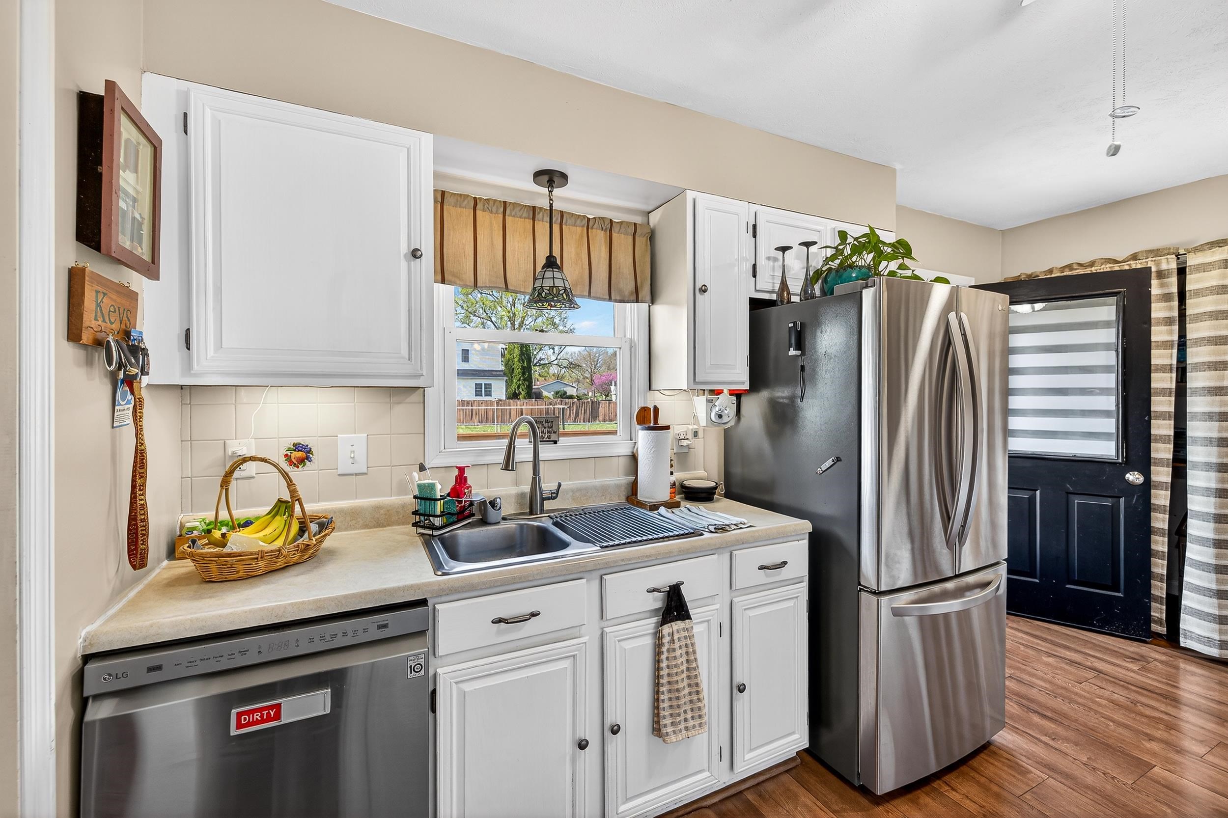 605 16TH ST, GROTTOES, Virginia 24441, 4 Bedrooms Bedrooms, ,3 BathroomsBathrooms,Residential,605 16th Street, Grottoes, VA 24441,605 16TH ST,675501 MLS # 675501