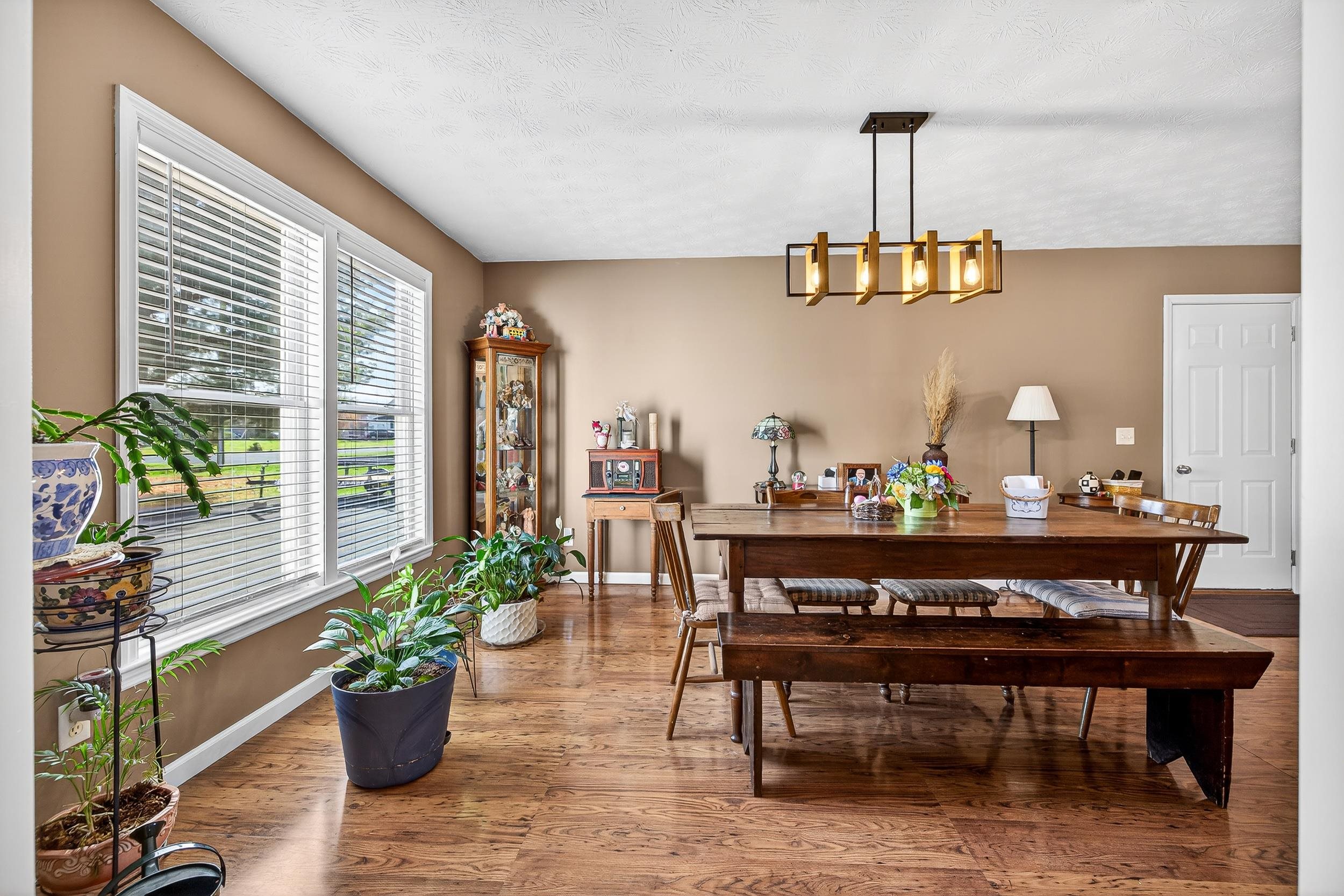 605 16TH ST, GROTTOES, Virginia 24441, 4 Bedrooms Bedrooms, ,3 BathroomsBathrooms,Residential,605 16th Street, Grottoes, VA 24441,605 16TH ST,675501 MLS # 675501