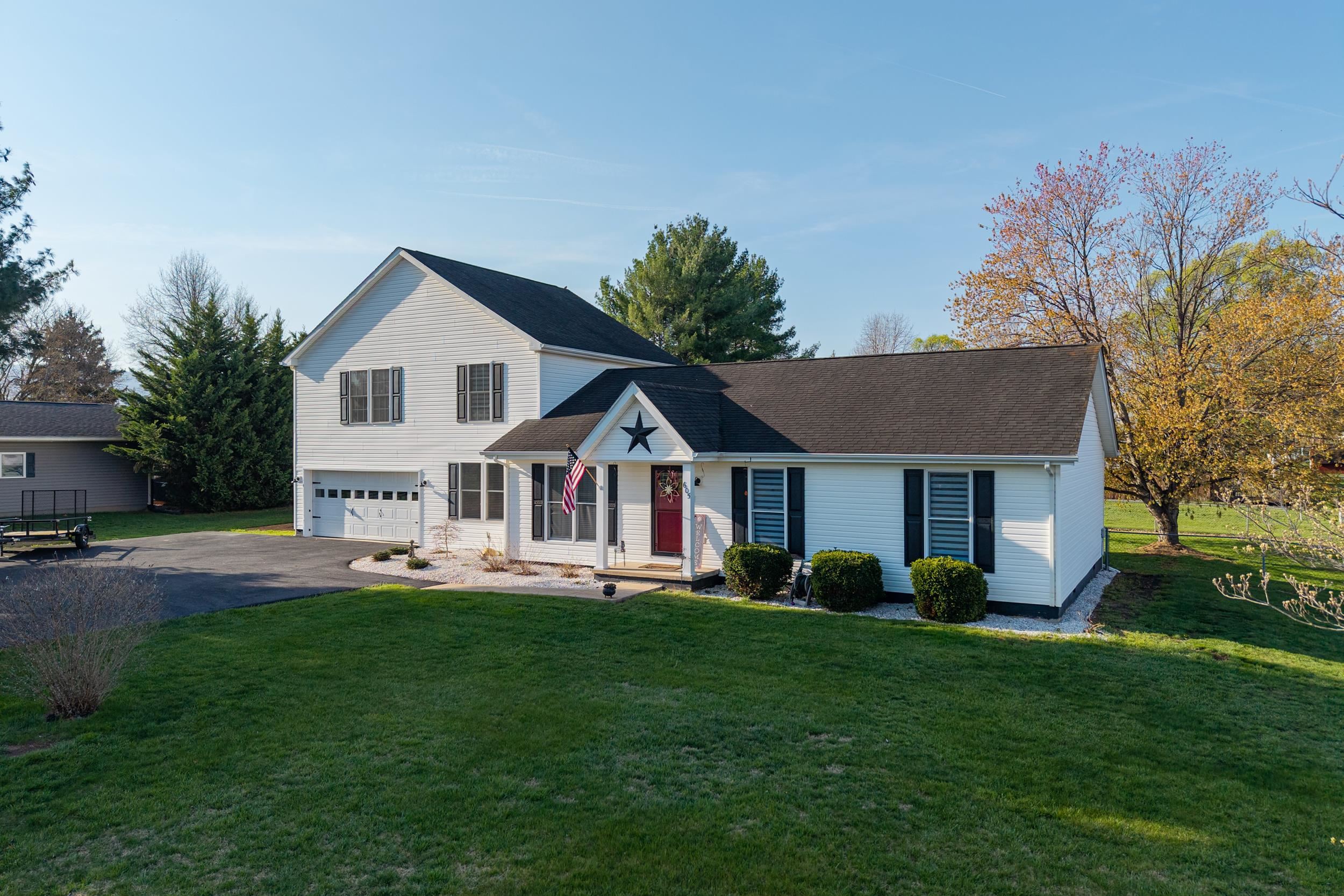 605 16TH ST, GROTTOES, Virginia 24441, 4 Bedrooms Bedrooms, ,3 BathroomsBathrooms,Residential,605 16th Street, Grottoes, VA 24441,605 16TH ST,675501 MLS # 675501