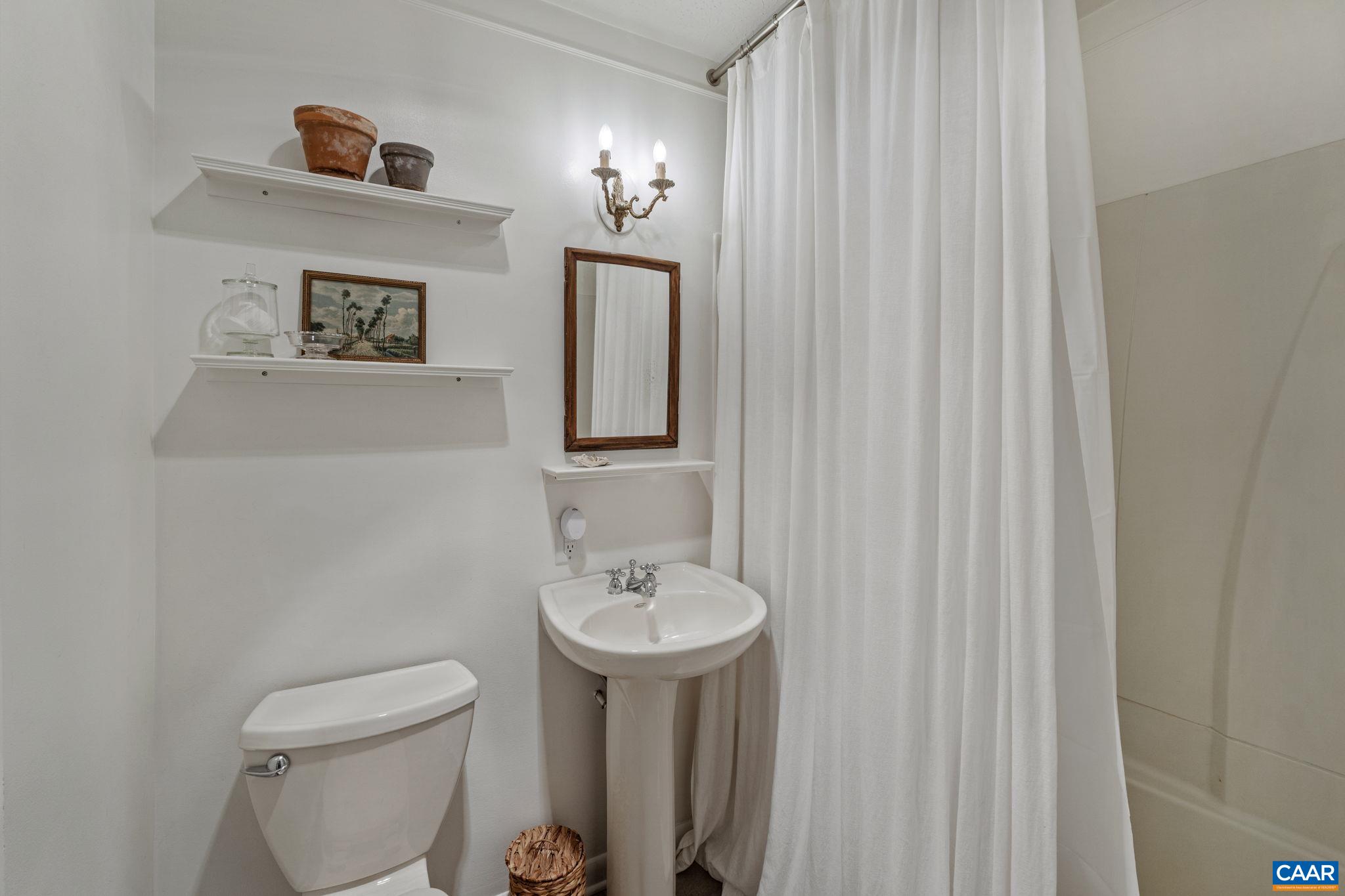 704 CARANN ST, STAUNTON, Virginia 24401, 3 Bedrooms Bedrooms, ,1 BathroomBathrooms,Residential,704 CARANN ST,675503 MLS # 675503