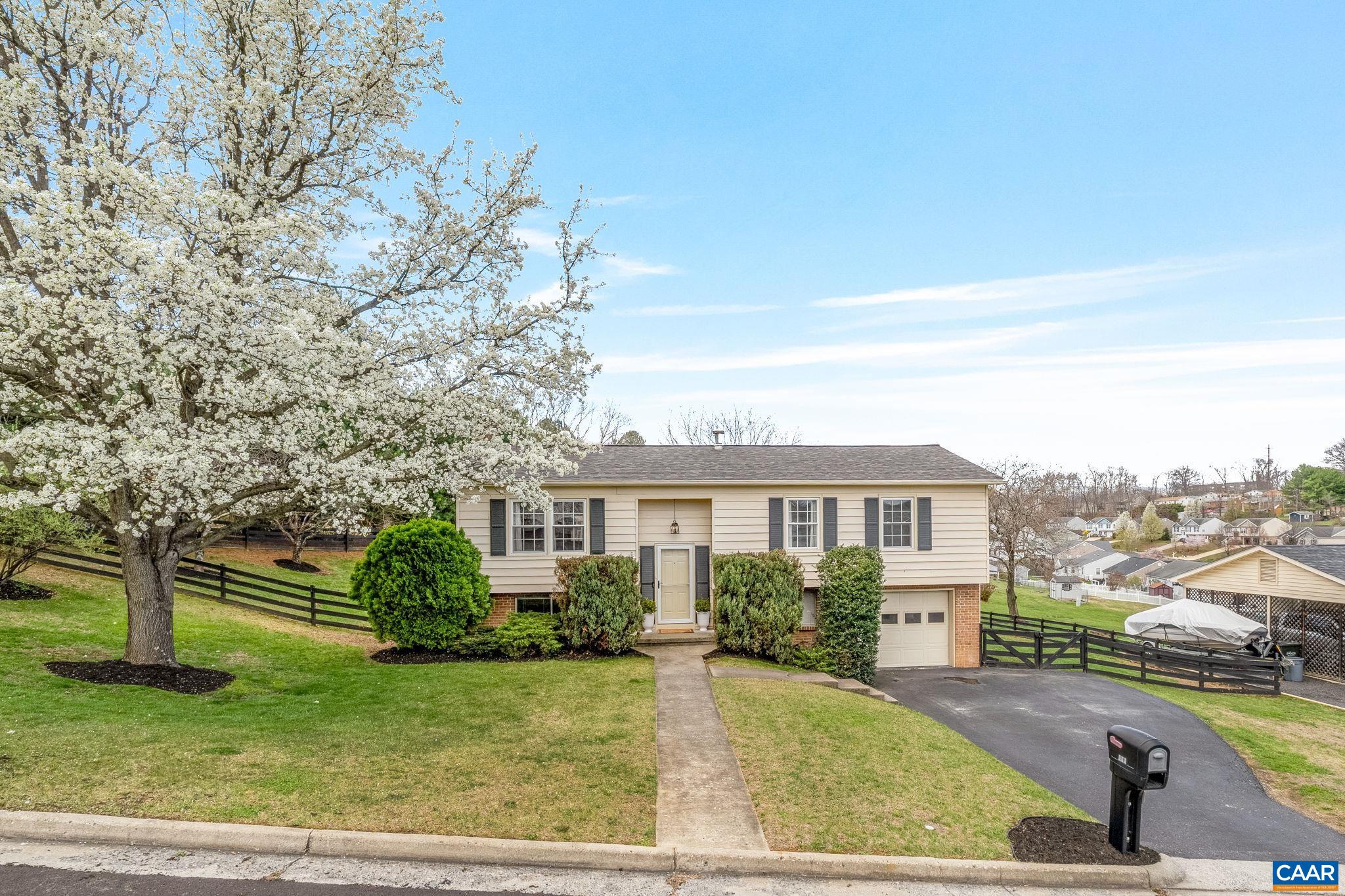 704 CARANN ST, STAUNTON, Virginia 24401, 3 Bedrooms Bedrooms, ,1 BathroomBathrooms,Residential,704 CARANN ST,675503 MLS # 675503