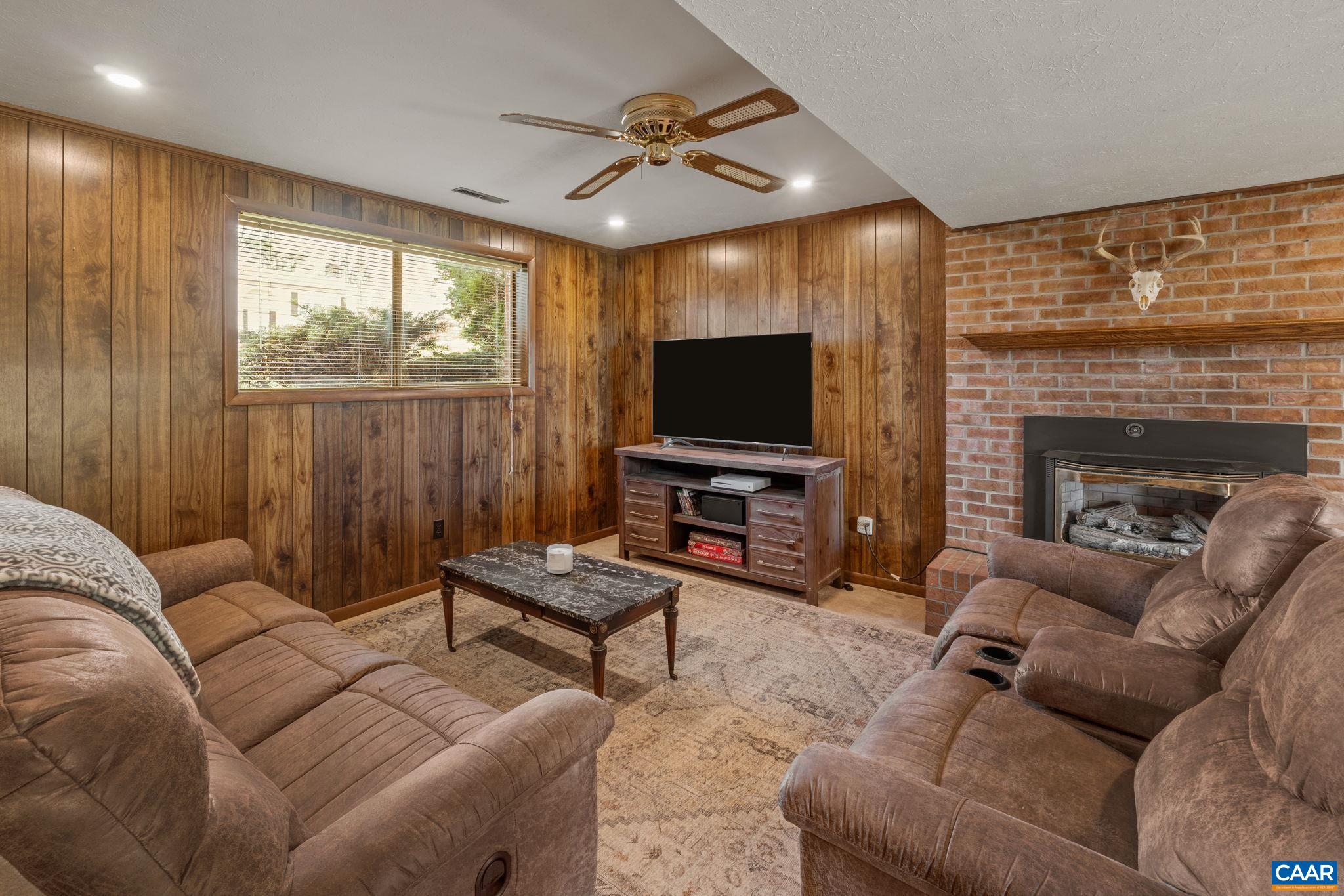 704 CARANN ST, STAUNTON, Virginia 24401, 3 Bedrooms Bedrooms, ,1 BathroomBathrooms,Residential,704 CARANN ST,675503 MLS # 675503