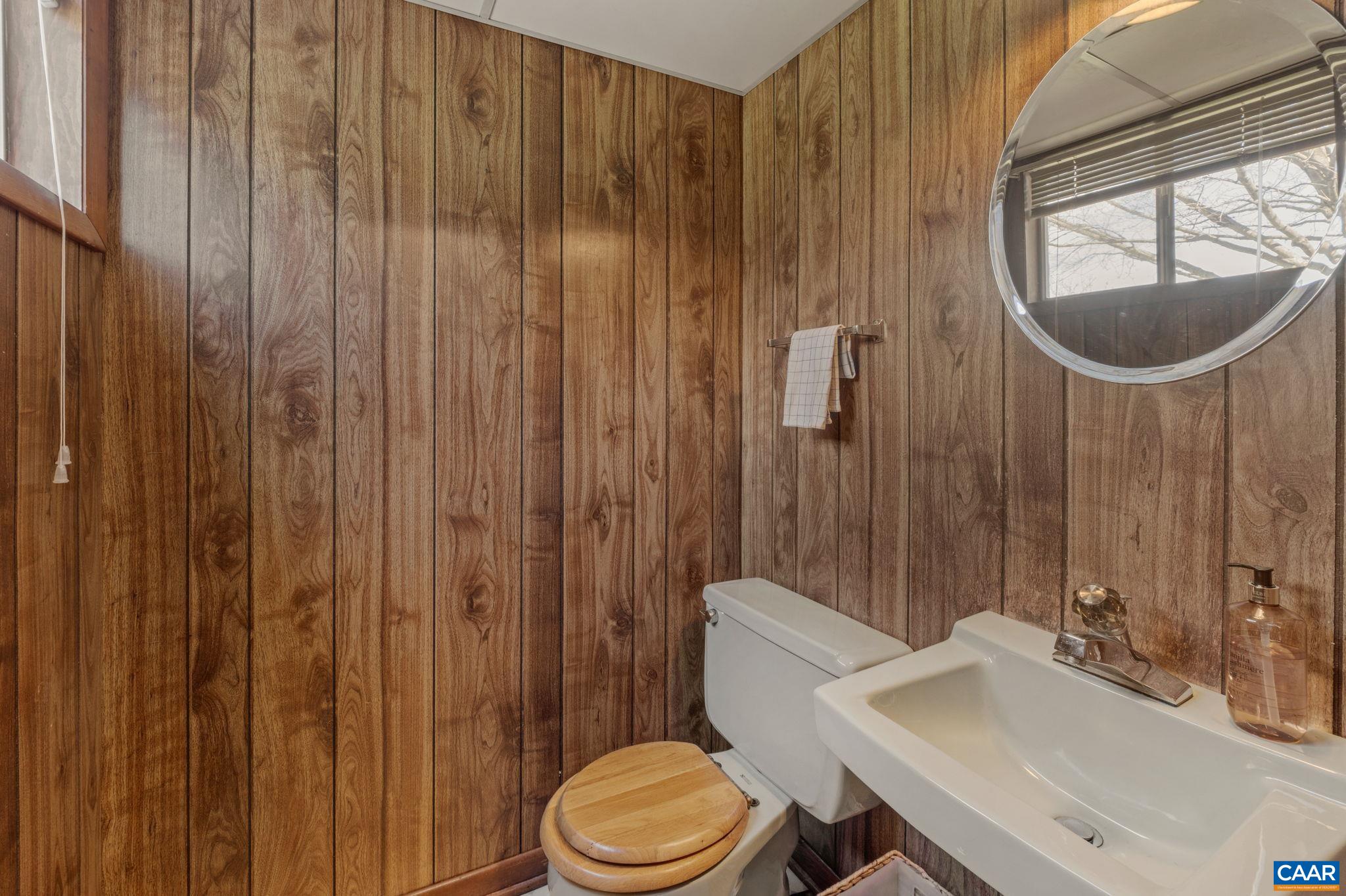 704 CARANN ST, STAUNTON, Virginia 24401, 3 Bedrooms Bedrooms, ,1 BathroomBathrooms,Residential,704 CARANN ST,675503 MLS # 675503