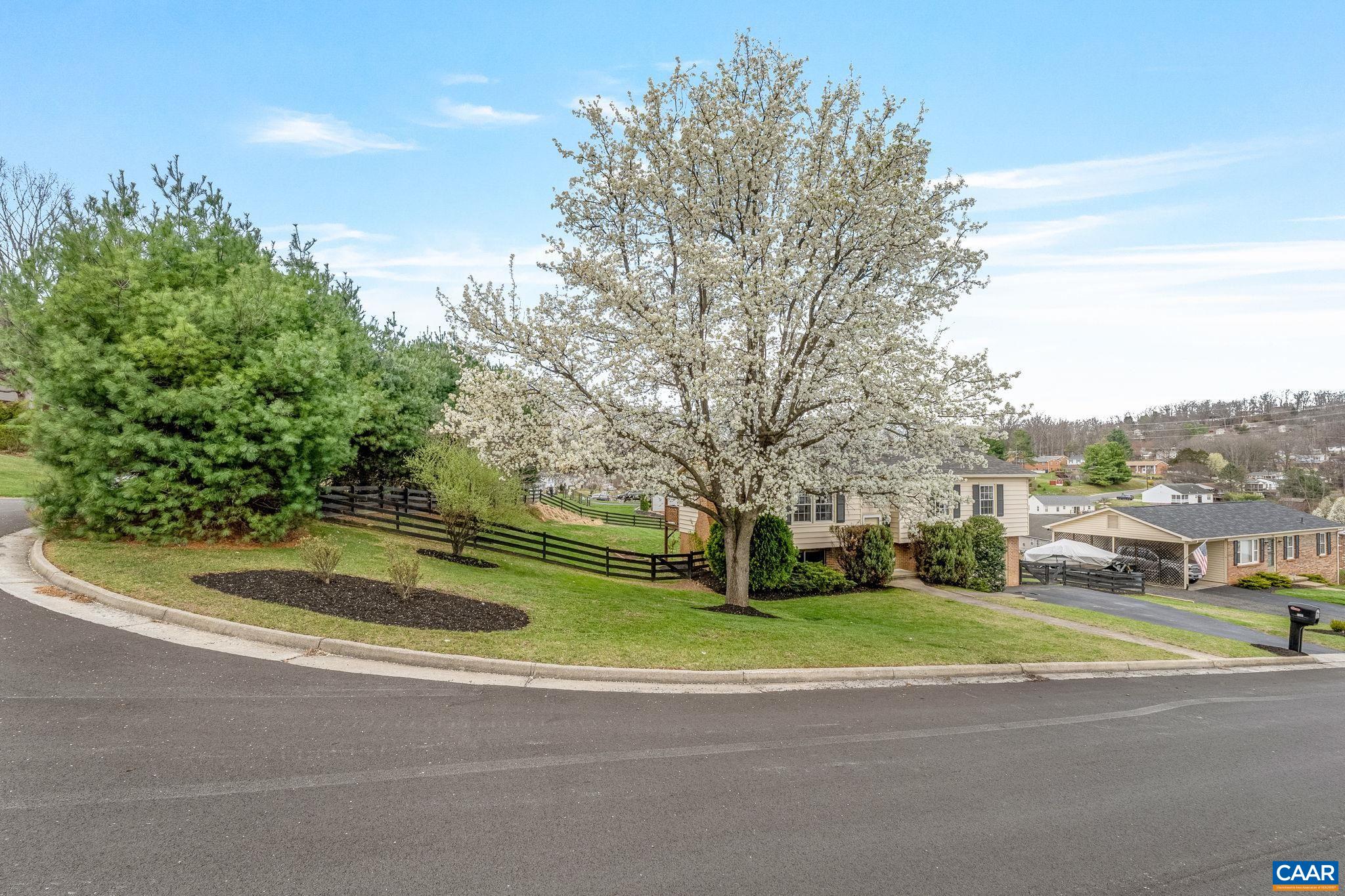 704 CARANN ST, STAUNTON, Virginia 24401, 3 Bedrooms Bedrooms, ,1 BathroomBathrooms,Residential,704 CARANN ST,675503 MLS # 675503