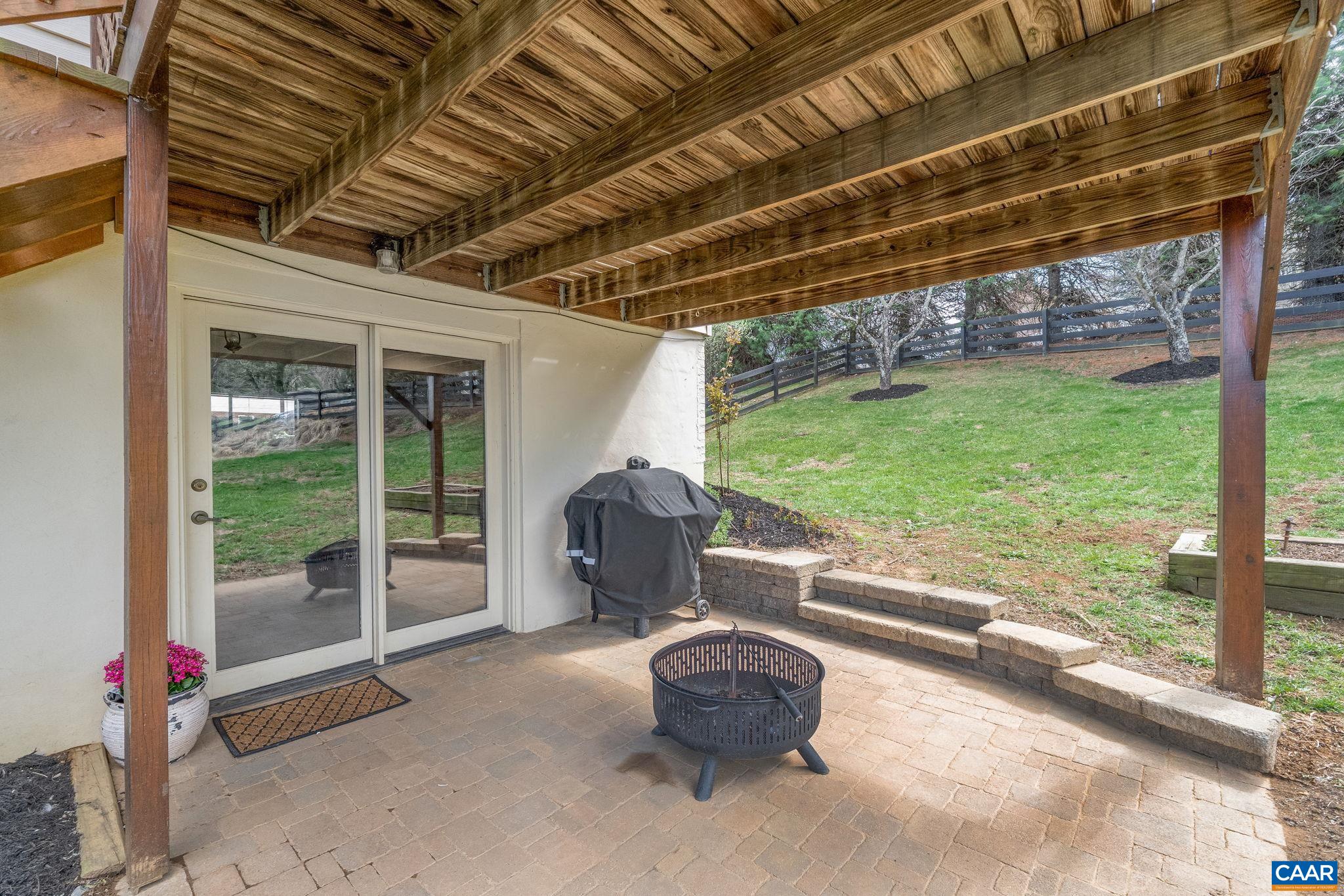 704 CARANN ST, STAUNTON, Virginia 24401, 3 Bedrooms Bedrooms, ,1 BathroomBathrooms,Residential,704 CARANN ST,675503 MLS # 675503