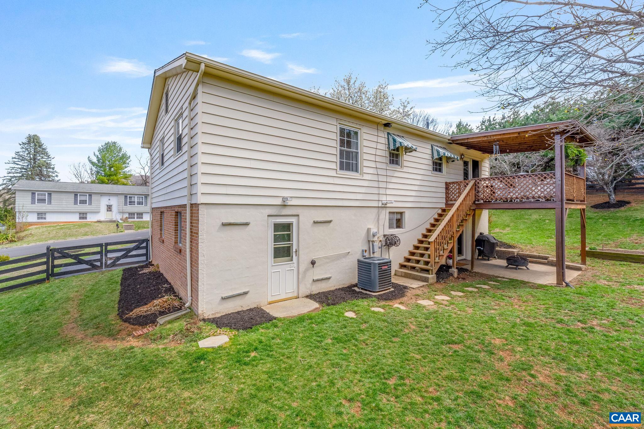 704 CARANN ST, STAUNTON, Virginia 24401, 3 Bedrooms Bedrooms, ,1 BathroomBathrooms,Residential,704 CARANN ST,675503 MLS # 675503