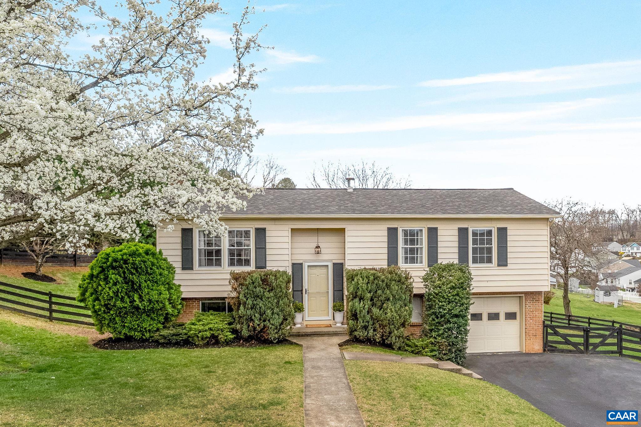 704 CARANN ST, STAUNTON, Virginia 24401, 3 Bedrooms Bedrooms, ,1 BathroomBathrooms,Residential,704 CARANN ST,675503 MLS # 675503