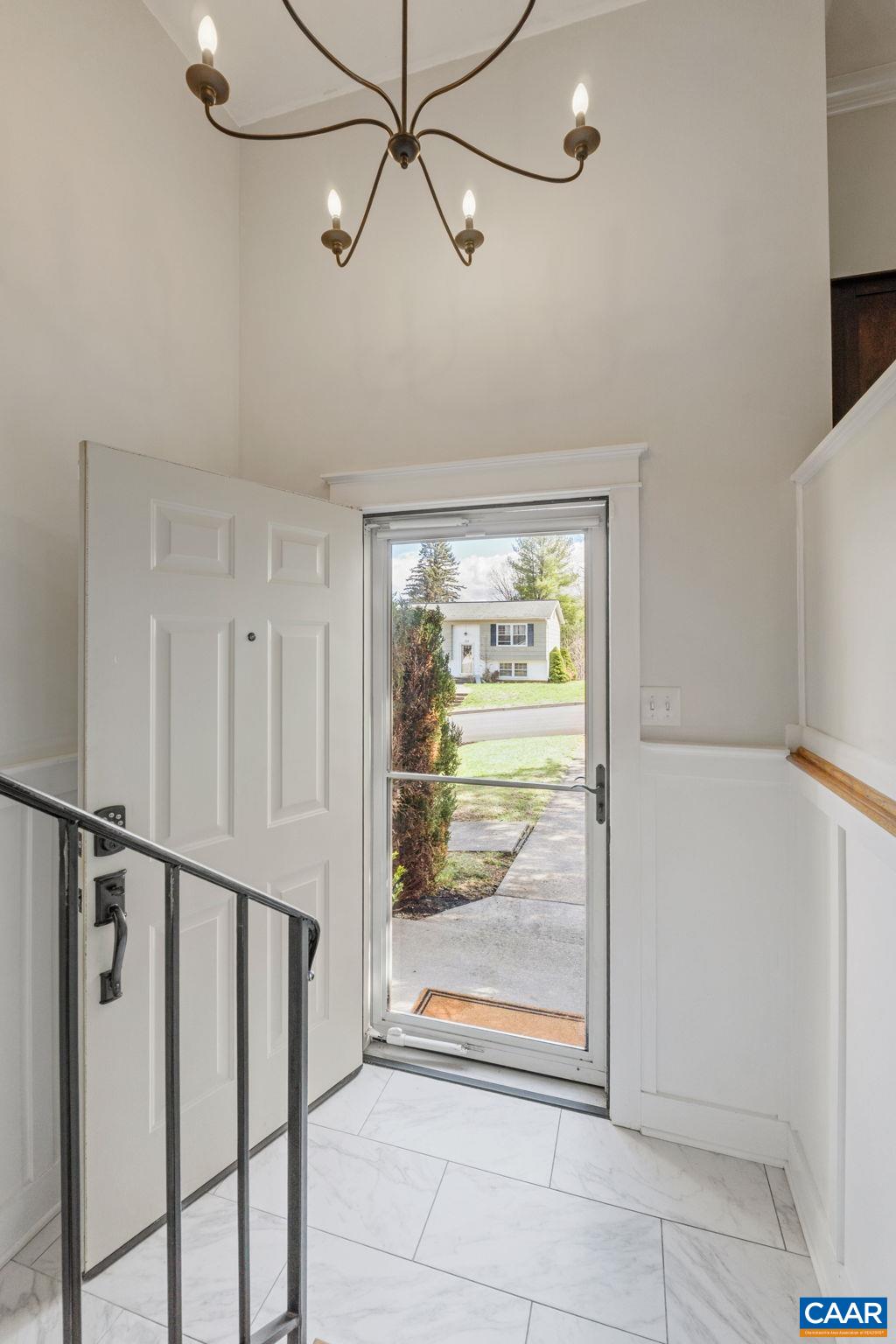 704 CARANN ST, STAUNTON, Virginia 24401, 3 Bedrooms Bedrooms, ,1 BathroomBathrooms,Residential,704 CARANN ST,675503 MLS # 675503