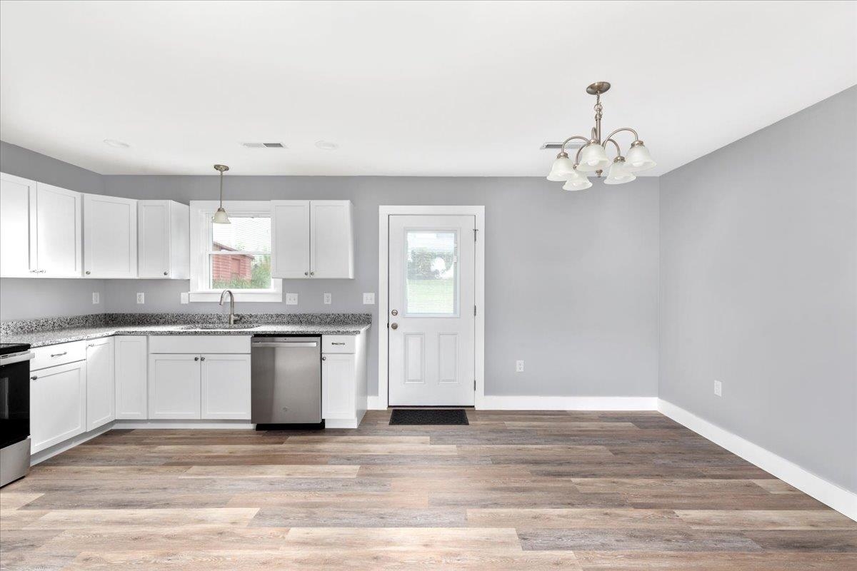 178 BANK ST, MOUNT JACKSON, Virginia 22842, 3 Bedrooms Bedrooms, ,2 BathroomsBathrooms,Residential,178 BANK ST,675504 MLS # 675504