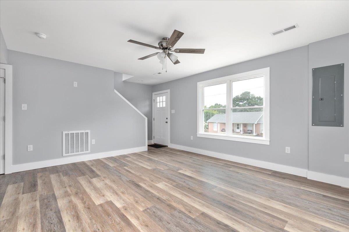 178 BANK ST, MOUNT JACKSON, Virginia 22842, 3 Bedrooms Bedrooms, ,2 BathroomsBathrooms,Residential,178 BANK ST,675504 MLS # 675504