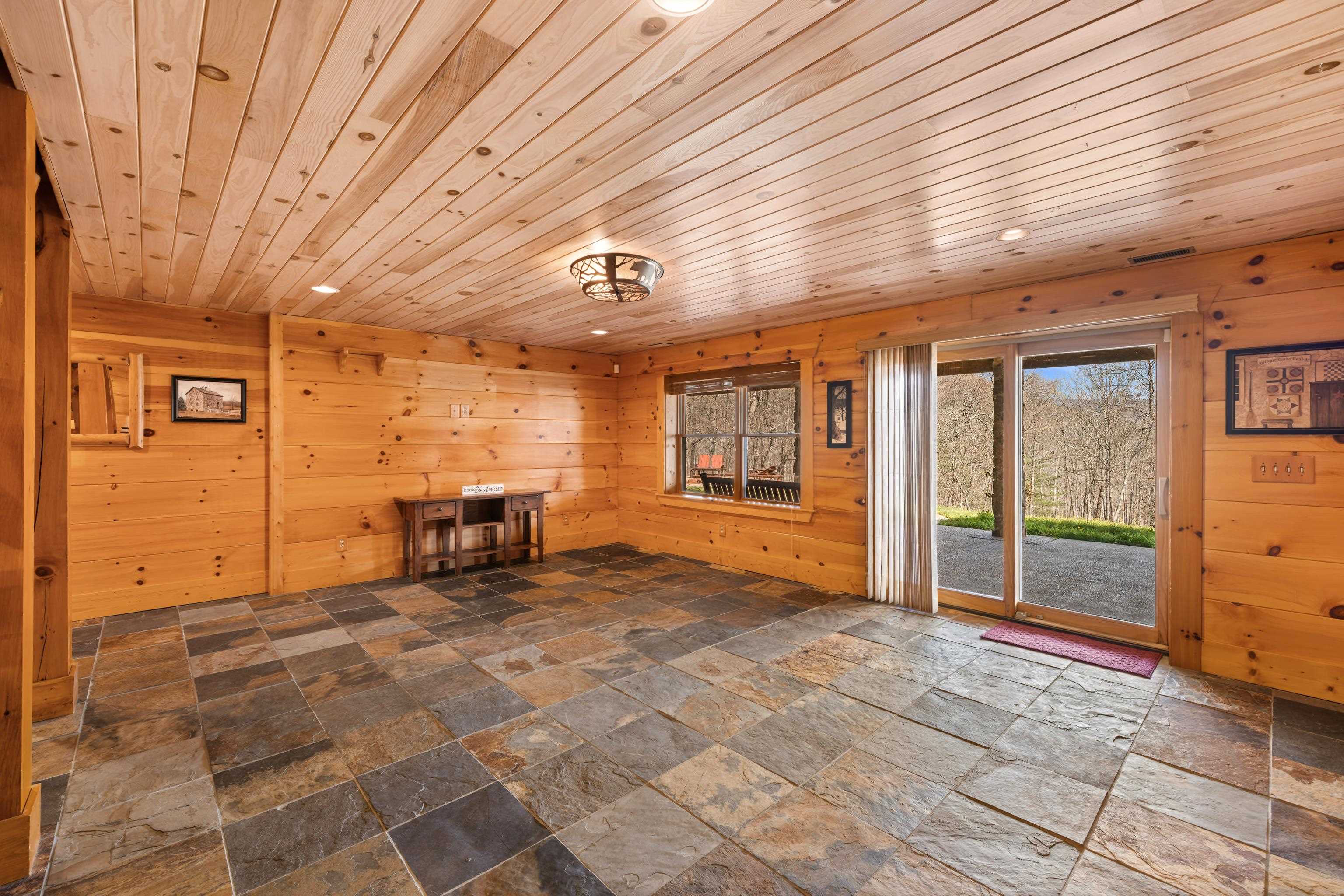 16199 ROCKYMOUNT LN, ELKTON, Virginia 22827, 5 Bedrooms Bedrooms, ,3 BathroomsBathrooms,Residential,16199 ROCKYMOUNT LN,675510 MLS # 675510 16199 ROCKYMOUNT LN, ELKTON, Virginia 22827, 5 Bedrooms Bedrooms, ,3 BathroomsBathrooms,Residential,16199 ROCKYMOUNT LN,675510 MLS # 675510