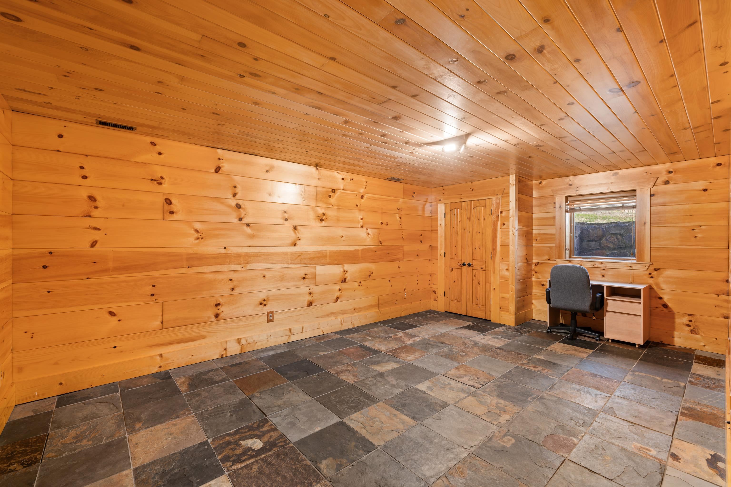 16199 ROCKYMOUNT LN, ELKTON, Virginia 22827, 5 Bedrooms Bedrooms, ,3 BathroomsBathrooms,Residential,16199 ROCKYMOUNT LN,675510 MLS # 675510 16199 ROCKYMOUNT LN, ELKTON, Virginia 22827, 5 Bedrooms Bedrooms, ,3 BathroomsBathrooms,Residential,16199 ROCKYMOUNT LN,675510 MLS # 675510