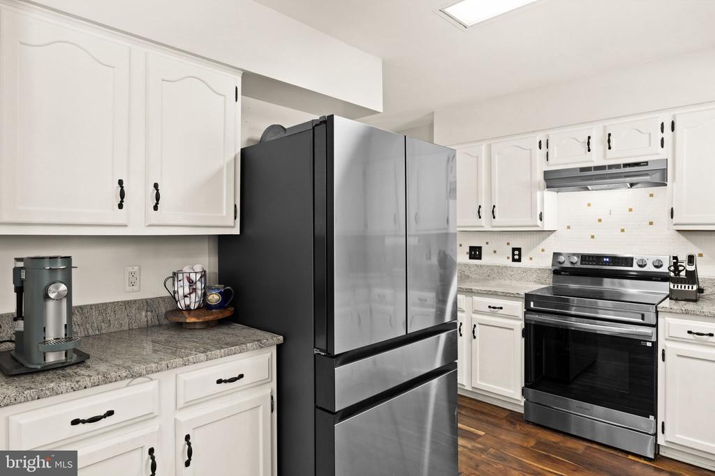 105 CHINABERRY DR, FREDERICKSBURG, Virginia 22407, 5 Bedrooms Bedrooms, ,3 BathroomsBathrooms,Residential,BREEZEWOOD,105 CHINABERRY DR,VASP2039154 MLS # VASP2039154