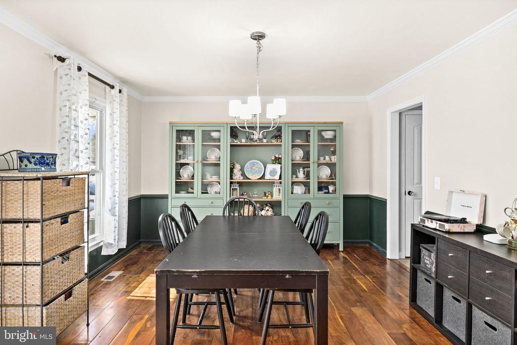 105 CHINABERRY DR, FREDERICKSBURG, Virginia 22407, 5 Bedrooms Bedrooms, ,3 BathroomsBathrooms,Residential,BREEZEWOOD,105 CHINABERRY DR,VASP2039154 MLS # VASP2039154