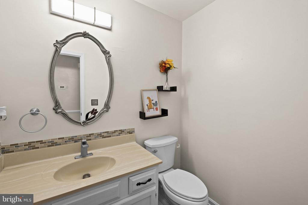 105 CHINABERRY DR, FREDERICKSBURG, Virginia 22407, 5 Bedrooms Bedrooms, ,3 BathroomsBathrooms,Residential,BREEZEWOOD,105 CHINABERRY DR,VASP2039154 MLS # VASP2039154