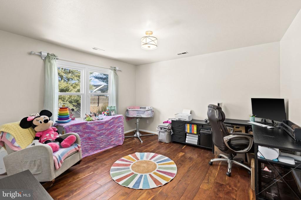 105 CHINABERRY DR, FREDERICKSBURG, Virginia 22407, 5 Bedrooms Bedrooms, ,3 BathroomsBathrooms,Residential,BREEZEWOOD,105 CHINABERRY DR,VASP2039154 MLS # VASP2039154