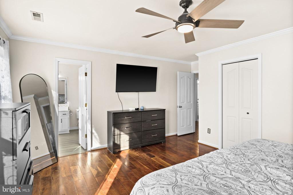 105 CHINABERRY DR, FREDERICKSBURG, Virginia 22407, 5 Bedrooms Bedrooms, ,3 BathroomsBathrooms,Residential,BREEZEWOOD,105 CHINABERRY DR,VASP2039154 MLS # VASP2039154