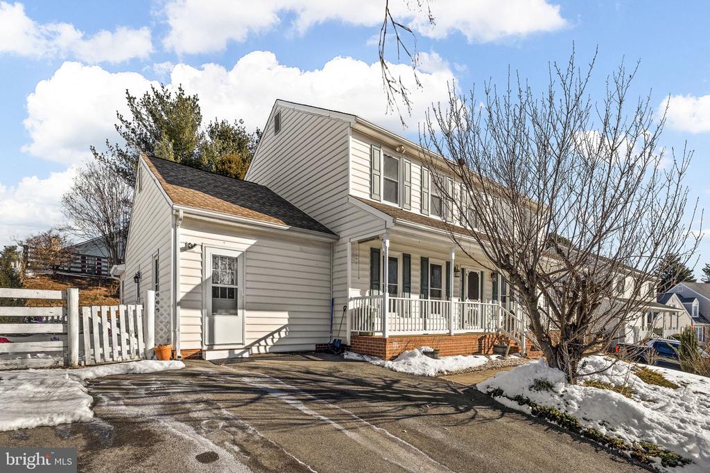 105 CHINABERRY DR, FREDERICKSBURG, Virginia 22407, 5 Bedrooms Bedrooms, ,3 BathroomsBathrooms,Residential,BREEZEWOOD,105 CHINABERRY DR,VASP2039154 MLS # VASP2039154