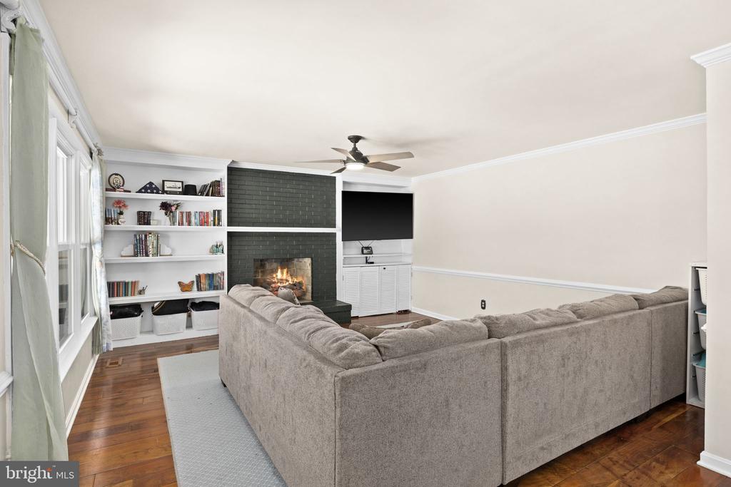 105 CHINABERRY DR, FREDERICKSBURG, Virginia 22407, 5 Bedrooms Bedrooms, ,3 BathroomsBathrooms,Residential,BREEZEWOOD,105 CHINABERRY DR,VASP2039154 MLS # VASP2039154