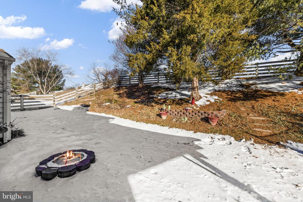 105 CHINABERRY DR, FREDERICKSBURG, Virginia 22407, 5 Bedrooms Bedrooms, ,3 BathroomsBathrooms,Residential,BREEZEWOOD,105 CHINABERRY DR,VASP2039154 MLS # VASP2039154