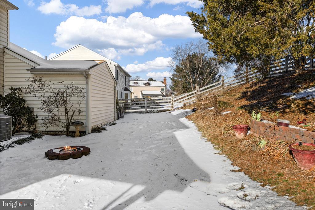 105 CHINABERRY DR, FREDERICKSBURG, Virginia 22407, 5 Bedrooms Bedrooms, ,3 BathroomsBathrooms,Residential,BREEZEWOOD,105 CHINABERRY DR,VASP2039154 MLS # VASP2039154