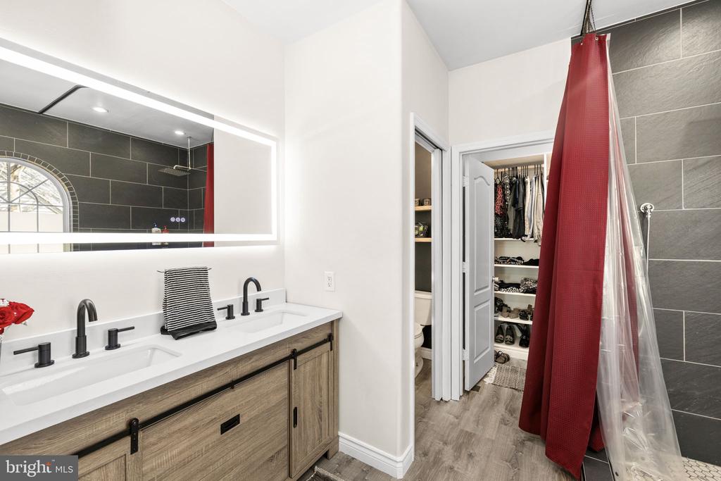 1472 MORRIS POND DR, LOCUST GROVE, Virginia 22508, 5 Bedrooms Bedrooms, ,3 BathroomsBathrooms,Residential,1472 MORRIS POND DR,VAOR2013644 MLS # VAOR2013644 1472 MORRIS POND DR, LOCUST GROVE, Virginia 22508, 5 Bedrooms Bedrooms, ,3 BathroomsBathrooms,Residential,1472 MORRIS POND DR,VAOR2013644 MLS # VAOR2013644