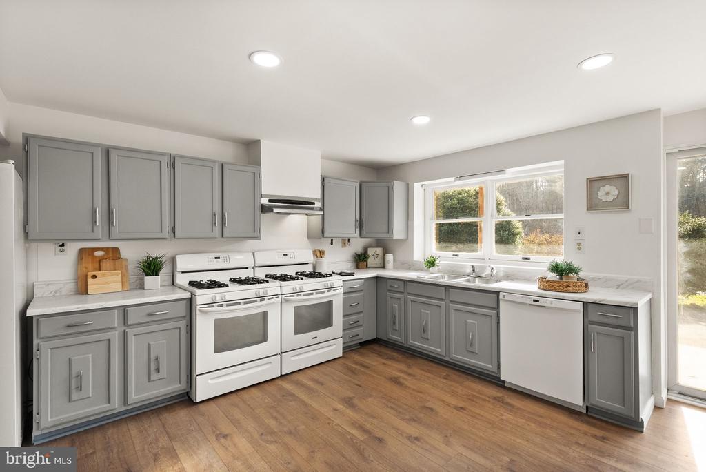 375 SEVEN PONDS RD, AMISSVILLE, Virginia 20106, 7 Bedrooms Bedrooms, ,4 BathroomsBathrooms,Residential,375 SEVEN PONDS RD,VARP2002442 MLS # VARP2002442