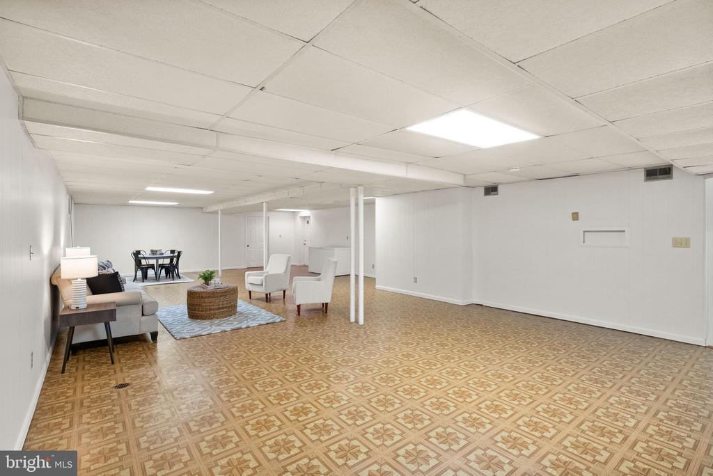 375 SEVEN PONDS RD, AMISSVILLE, Virginia 20106, 7 Bedrooms Bedrooms, ,4 BathroomsBathrooms,Residential,375 SEVEN PONDS RD,VARP2002442 MLS # VARP2002442