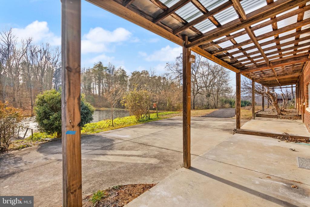 375 SEVEN PONDS RD, AMISSVILLE, Virginia 20106, 7 Bedrooms Bedrooms, ,4 BathroomsBathrooms,Residential,375 SEVEN PONDS RD,VARP2002442 MLS # VARP2002442