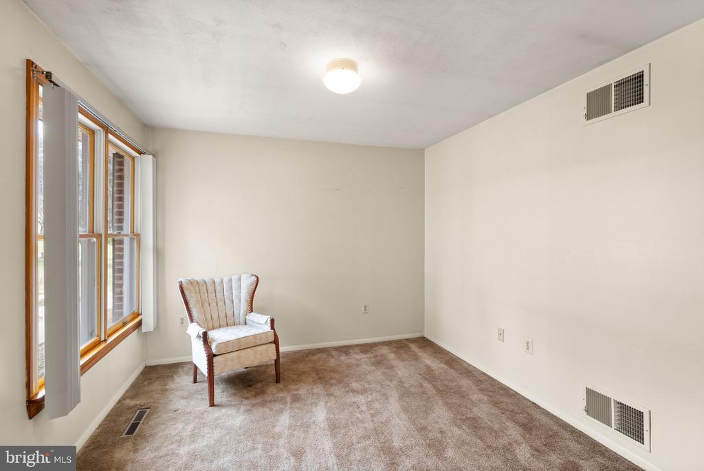 375 SEVEN PONDS RD, AMISSVILLE, Virginia 20106, 7 Bedrooms Bedrooms, ,4 BathroomsBathrooms,Residential,375 SEVEN PONDS RD,VARP2002442 MLS # VARP2002442