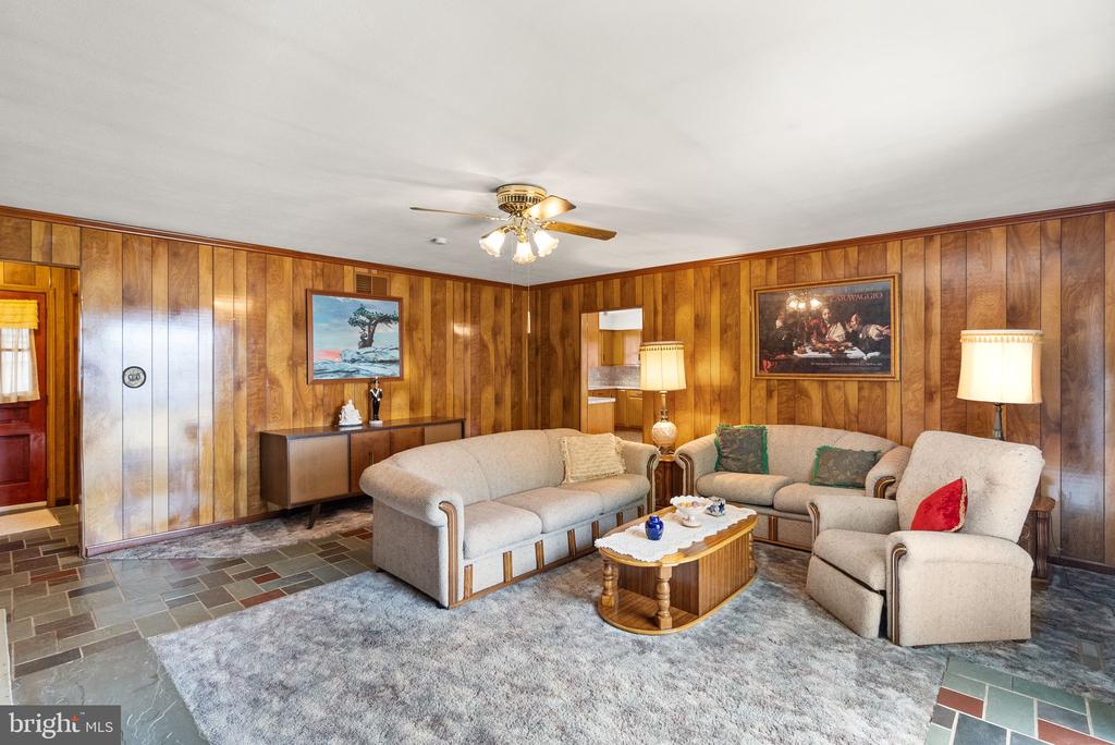 375 SEVEN PONDS RD, AMISSVILLE, Virginia 20106, 7 Bedrooms Bedrooms, ,4 BathroomsBathrooms,Residential,375 SEVEN PONDS RD,VARP2002442 MLS # VARP2002442