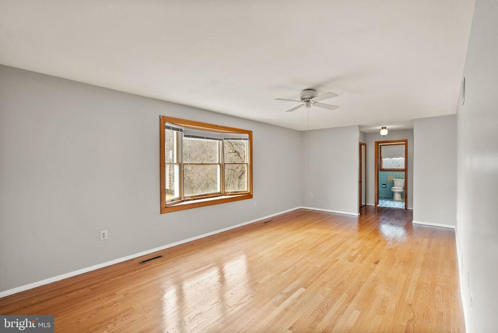 375 SEVEN PONDS RD, AMISSVILLE, Virginia 20106, 7 Bedrooms Bedrooms, ,4 BathroomsBathrooms,Residential,375 SEVEN PONDS RD,VARP2002442 MLS # VARP2002442