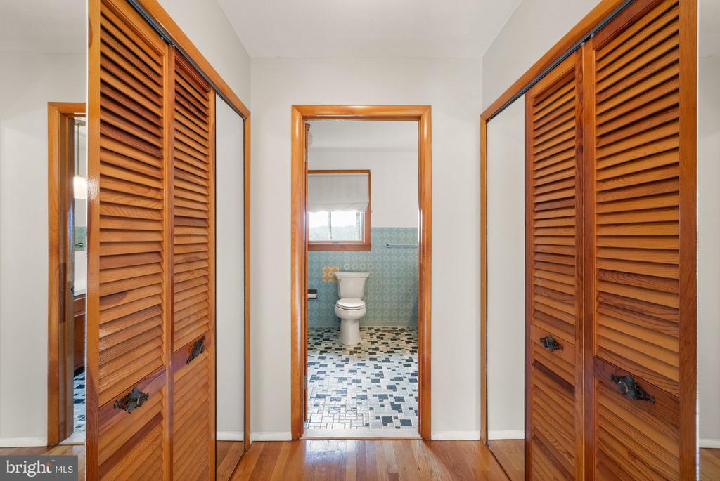 375 SEVEN PONDS RD, AMISSVILLE, Virginia 20106, 7 Bedrooms Bedrooms, ,4 BathroomsBathrooms,Residential,375 SEVEN PONDS RD,VARP2002442 MLS # VARP2002442