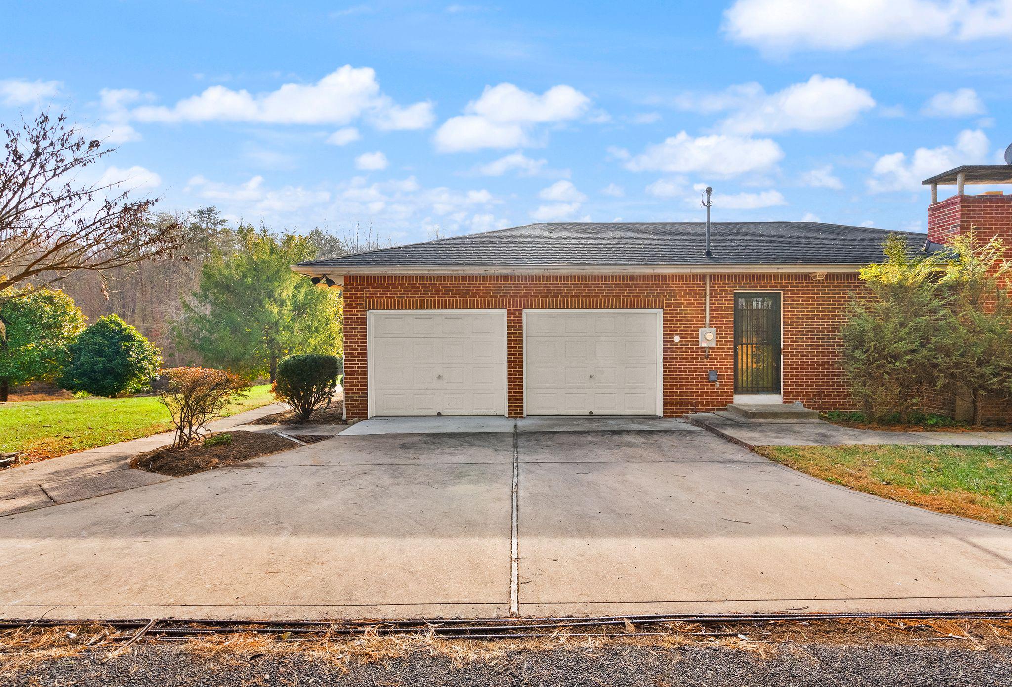 375 SEVEN PONDS RD, AMISSVILLE, Virginia 20106, 7 Bedrooms Bedrooms, ,4 BathroomsBathrooms,Residential,375 SEVEN PONDS RD,VARP2002442 MLS # VARP2002442