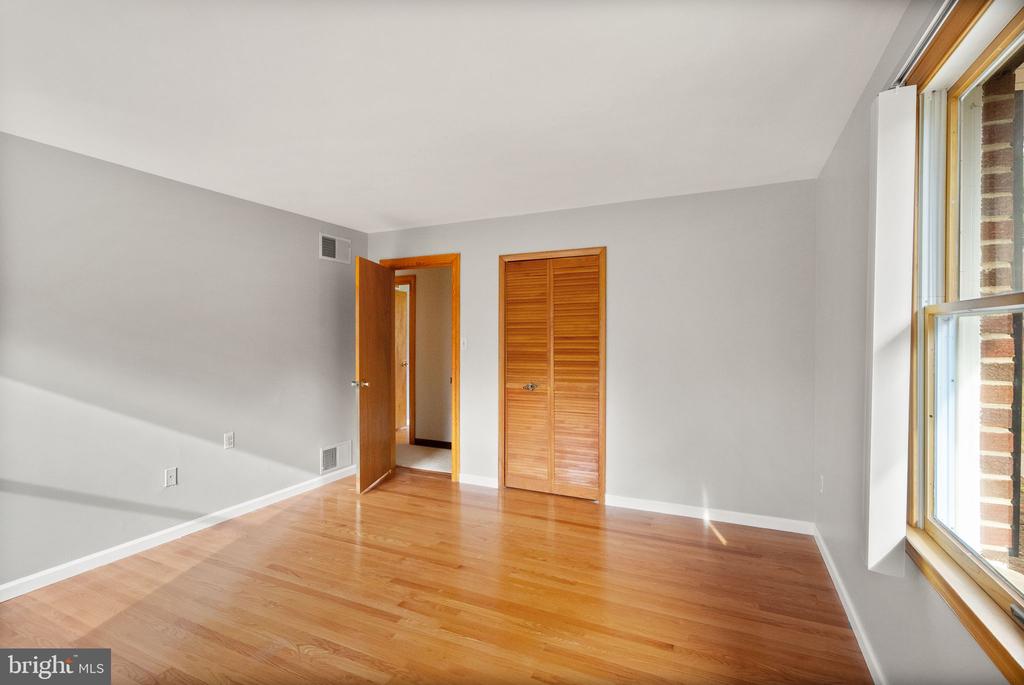 375 SEVEN PONDS RD, AMISSVILLE, Virginia 20106, 7 Bedrooms Bedrooms, ,4 BathroomsBathrooms,Residential,375 SEVEN PONDS RD,VARP2002442 MLS # VARP2002442