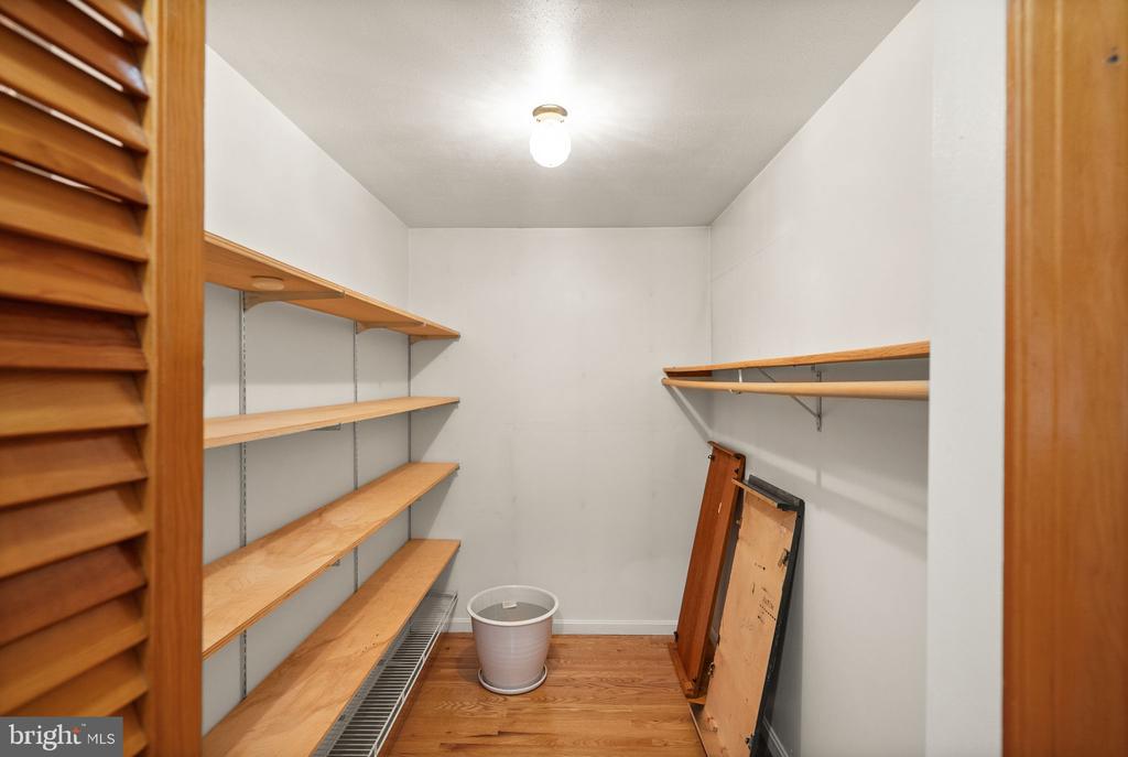 375 SEVEN PONDS RD, AMISSVILLE, Virginia 20106, 7 Bedrooms Bedrooms, ,4 BathroomsBathrooms,Residential,375 SEVEN PONDS RD,VARP2002442 MLS # VARP2002442