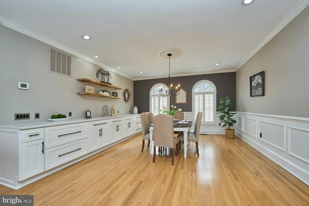 5828 HUNTON WOOD DR, BROAD RUN, Virginia, 4 Bedrooms Bedrooms, ,4 BathroomsBathrooms,Residential,5828 HUNTON WOOD DR,VAFQ2021454 MLS # VAFQ2021454