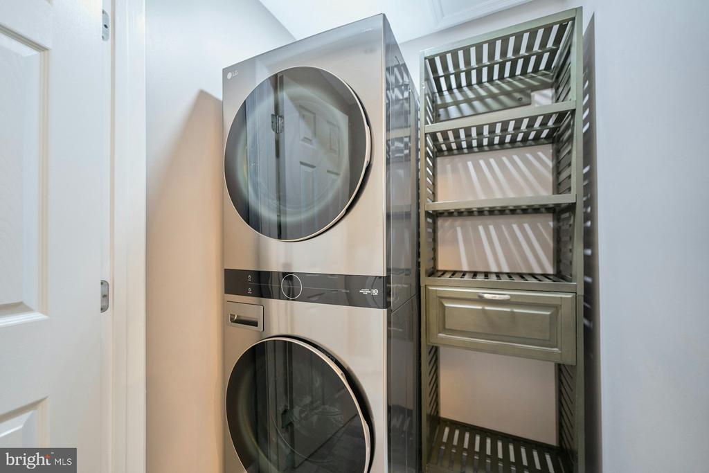 5828 HUNTON WOOD DR, BROAD RUN, Virginia, 4 Bedrooms Bedrooms, ,4 BathroomsBathrooms,Residential,5828 HUNTON WOOD DR,VAFQ2021454 MLS # VAFQ2021454