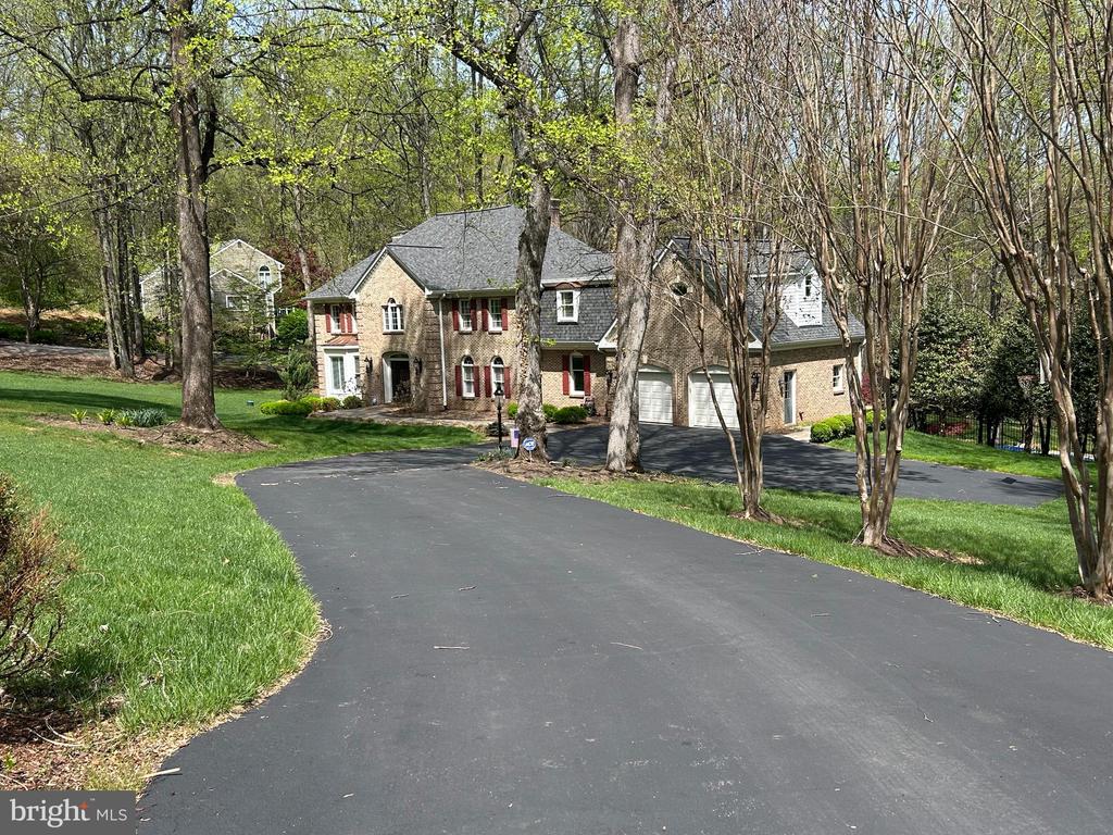 5828 HUNTON WOOD DR, BROAD RUN, Virginia, 4 Bedrooms Bedrooms, ,4 BathroomsBathrooms,Residential,5828 HUNTON WOOD DR,VAFQ2021454 MLS # VAFQ2021454