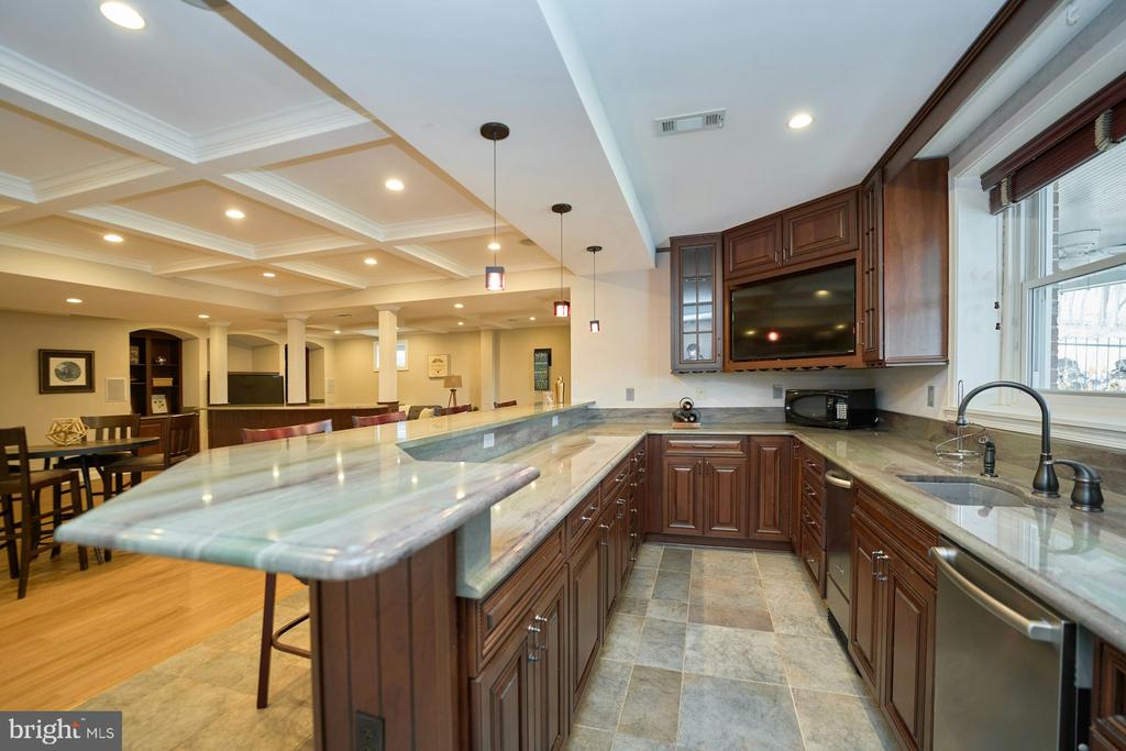 5828 HUNTON WOOD DR, BROAD RUN, Virginia, 4 Bedrooms Bedrooms, ,4 BathroomsBathrooms,Residential,5828 HUNTON WOOD DR,VAFQ2021454 MLS # VAFQ2021454