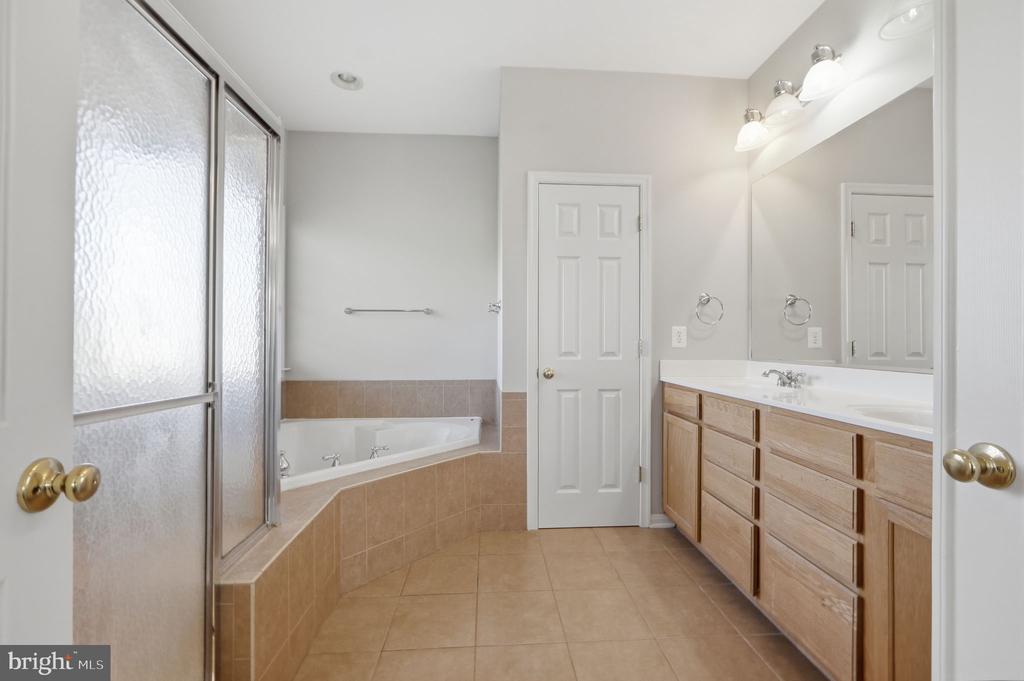 6925 MILL VALLEY DR, WARRENTON, Virginia, 4 Bedrooms Bedrooms, ,3 BathroomsBathrooms,Residential,6925 MILL VALLEY DR,VAFQ2021458 MLS # VAFQ2021458