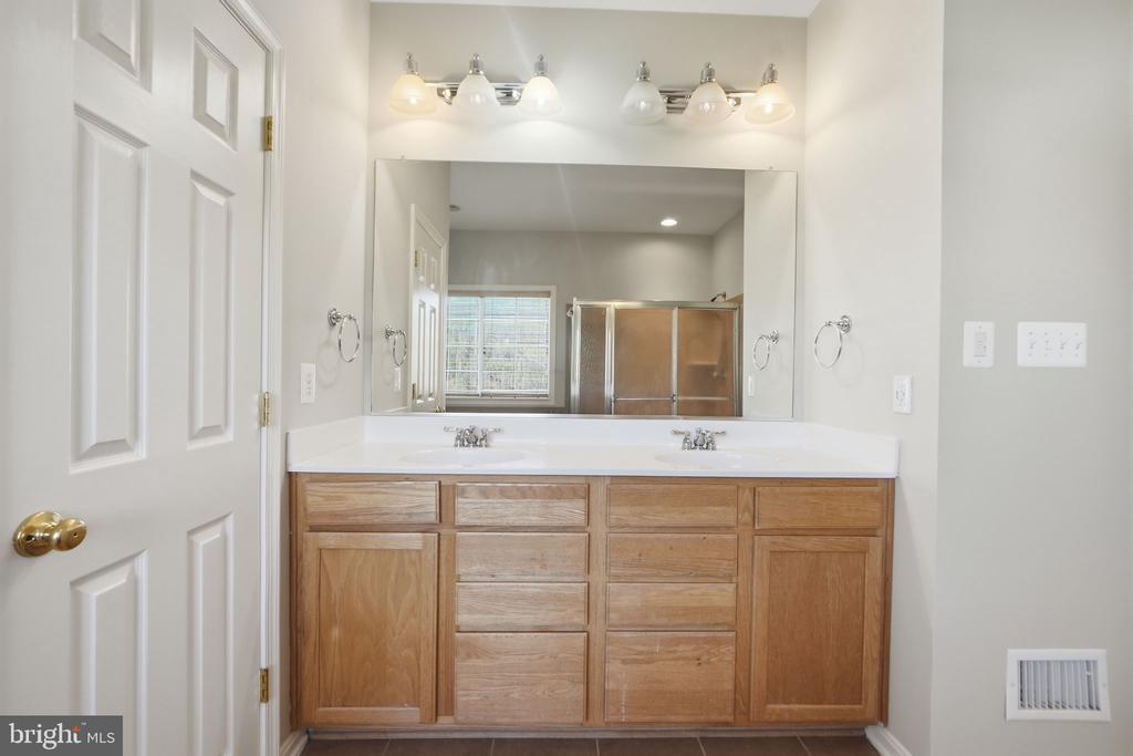 6925 MILL VALLEY DR, WARRENTON, Virginia, 4 Bedrooms Bedrooms, ,3 BathroomsBathrooms,Residential,6925 MILL VALLEY DR,VAFQ2021458 MLS # VAFQ2021458