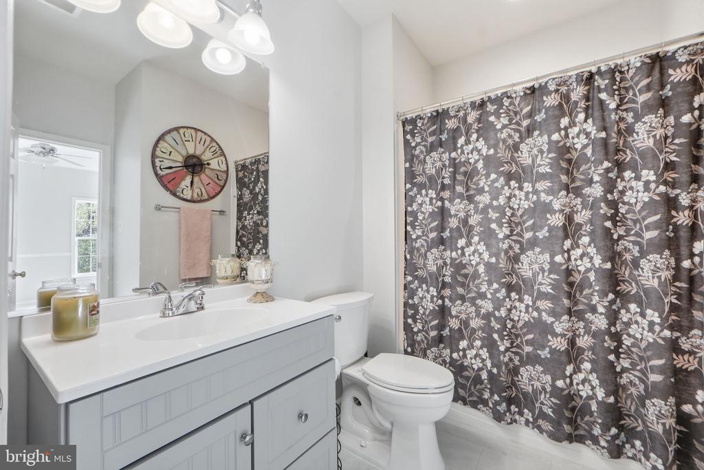 6925 MILL VALLEY DR, WARRENTON, Virginia, 4 Bedrooms Bedrooms, ,3 BathroomsBathrooms,Residential,6925 MILL VALLEY DR,VAFQ2021458 MLS # VAFQ2021458