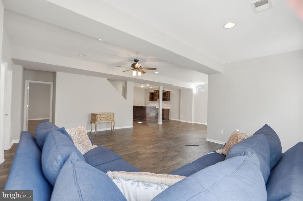 6925 MILL VALLEY DR, WARRENTON, Virginia, 4 Bedrooms Bedrooms, ,3 BathroomsBathrooms,Residential,6925 MILL VALLEY DR,VAFQ2021458 MLS # VAFQ2021458