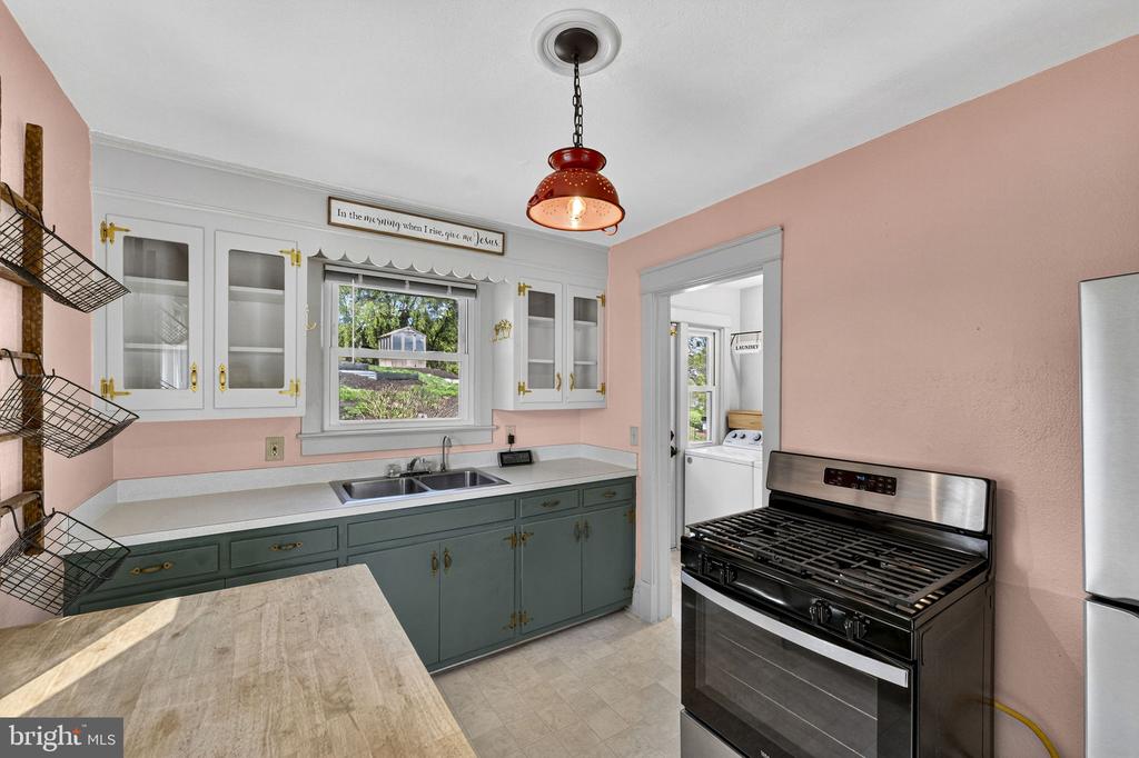 1314 S WEST ST, CULPEPER, Virginia 22701, 2 Bedrooms Bedrooms, ,1 BathroomBathrooms,Residential,1314 S WEST ST,VACU2013162 MLS # VACU2013162 1314 S WEST ST, CULPEPER, Virginia 22701, 2 Bedrooms Bedrooms, ,1 BathroomBathrooms,Residential,1314 S WEST ST,VACU2013162 MLS # VACU2013162