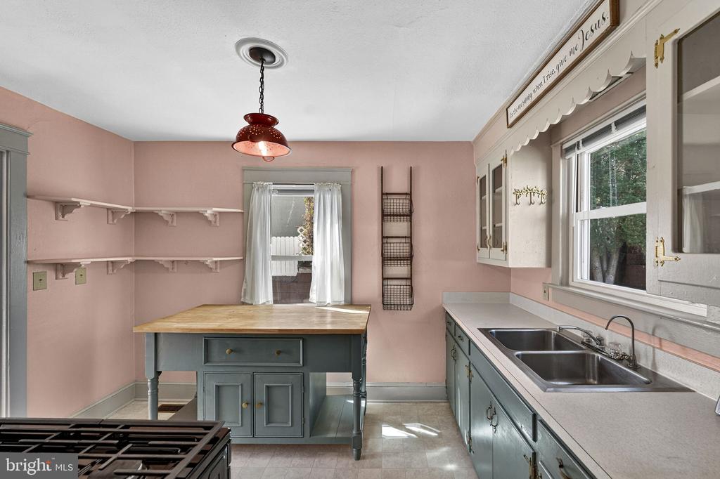 1314 S WEST ST, CULPEPER, Virginia 22701, 2 Bedrooms Bedrooms, ,1 BathroomBathrooms,Residential,1314 S WEST ST,VACU2013162 MLS # VACU2013162 1314 S WEST ST, CULPEPER, Virginia 22701, 2 Bedrooms Bedrooms, ,1 BathroomBathrooms,Residential,1314 S WEST ST,VACU2013162 MLS # VACU2013162