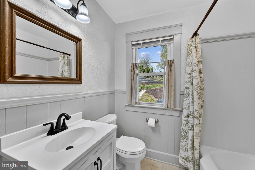 1314 S WEST ST, CULPEPER, Virginia 22701, 2 Bedrooms Bedrooms, ,1 BathroomBathrooms,Residential,1314 S WEST ST,VACU2013162 MLS # VACU2013162 1314 S WEST ST, CULPEPER, Virginia 22701, 2 Bedrooms Bedrooms, ,1 BathroomBathrooms,Residential,1314 S WEST ST,VACU2013162 MLS # VACU2013162