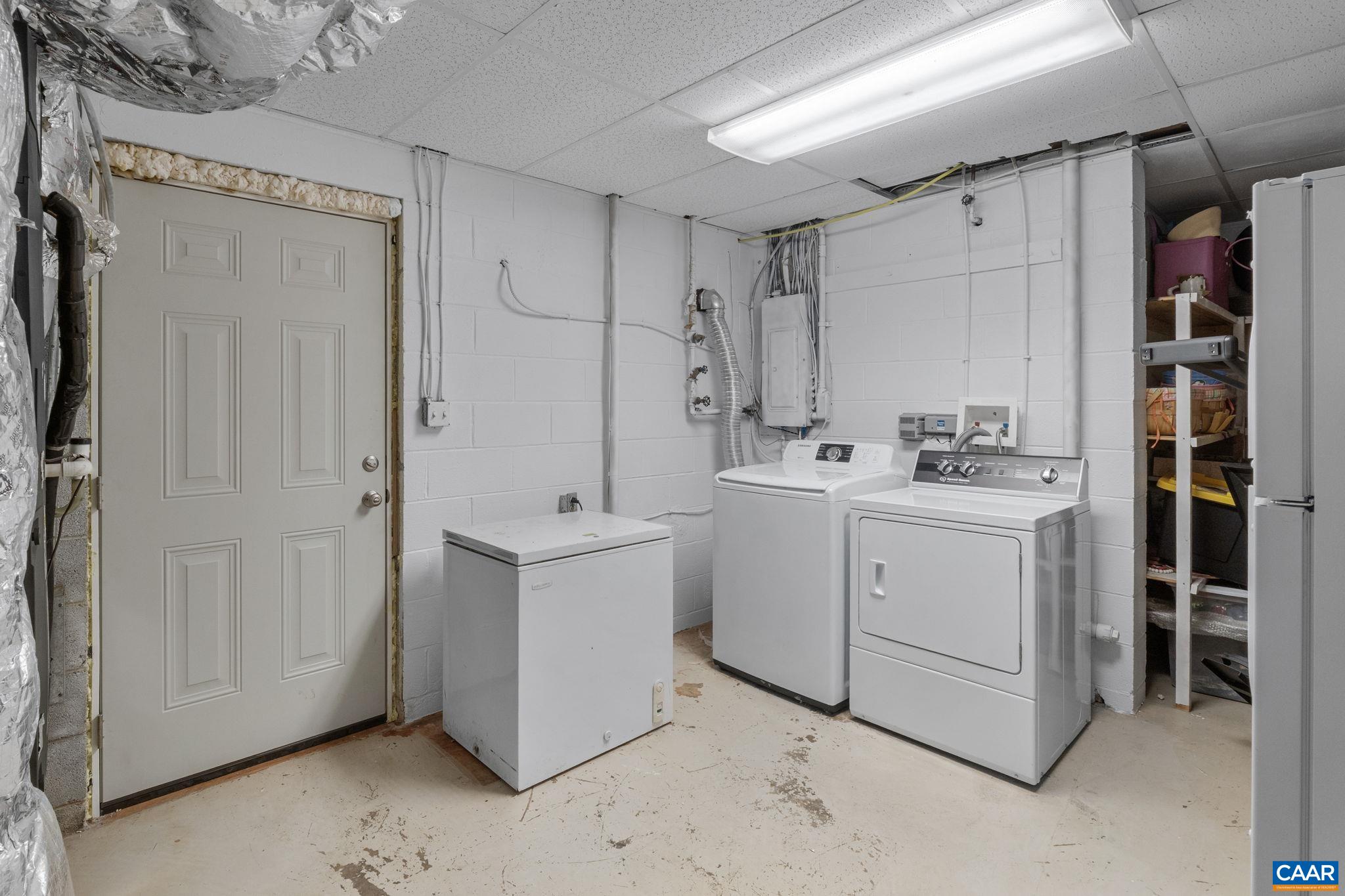 2720 LEEDS LN, CHARLOTTESVILLE, Virginia 22901, 4 Bedrooms Bedrooms, ,3 BathroomsBathrooms,Residential,2720 LEEDS LN,675332 MLS # 675332